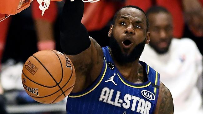 CHICAGO, ILLINOIS - FEBRUARY 16: LeBron James #2 of Team LeBron dunks the ball in the third quarter against Team Giannis during the 69th NBA All-Star Game at the United Center on February 16, 2020 in Chicago, Illinois. NOTE TO USER: User expressly acknowledges and agrees that, by downloading and or using this photograph, User is consenting to the terms and conditions of the Getty Images License Agreement.   Stacy Revere/Getty Images/AFP == FOR NEWSPAPERS, INTERNET, TELCOS & TELEVISION USE ONLY ==