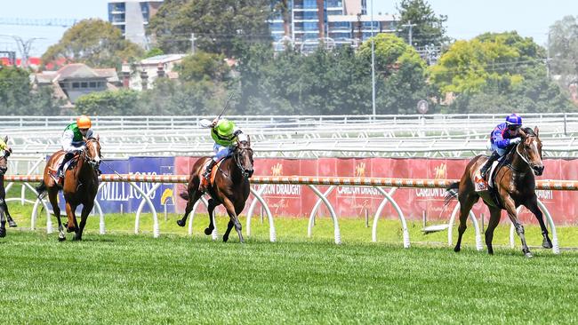 Ayrton and Kah streeet their rivals in the Ken Sturt Handicap.