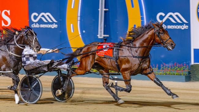 Leap To Fame wins the Miracle Mile. PHOTO: Pacepix/Club Menangle