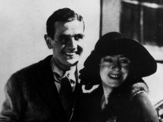 Dorothy Parker with husband Alan Campbell in 1924.