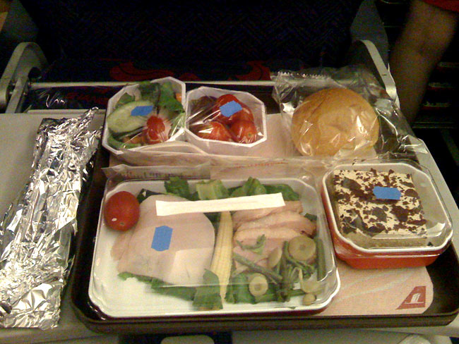 <p>An inflight meal on Shanghai Airlines prompted one traveller to say "airline food hasn't gotten better." / Flickr user augapfel</p>