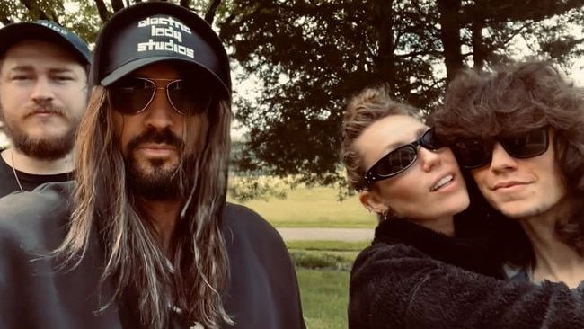 Billy Ray posted this photo with Miley yesterday – a surprise family reunion for the pair.