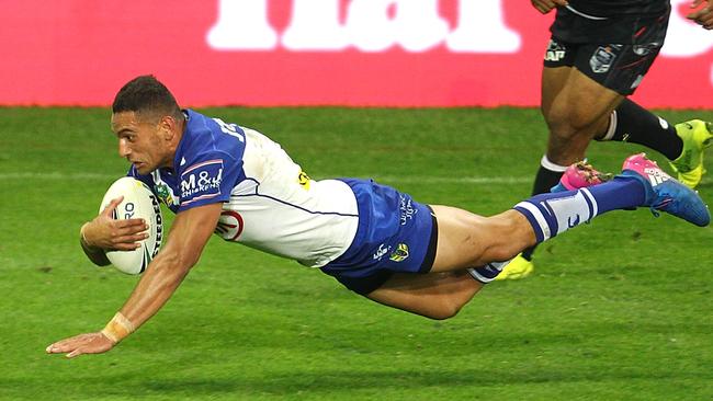 Marcelo Montoya scored a try on debut for the Bulldogs.