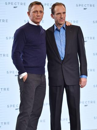 Daniel Craig’s jumper: Bond star arrives at Spectre launch wearing ...