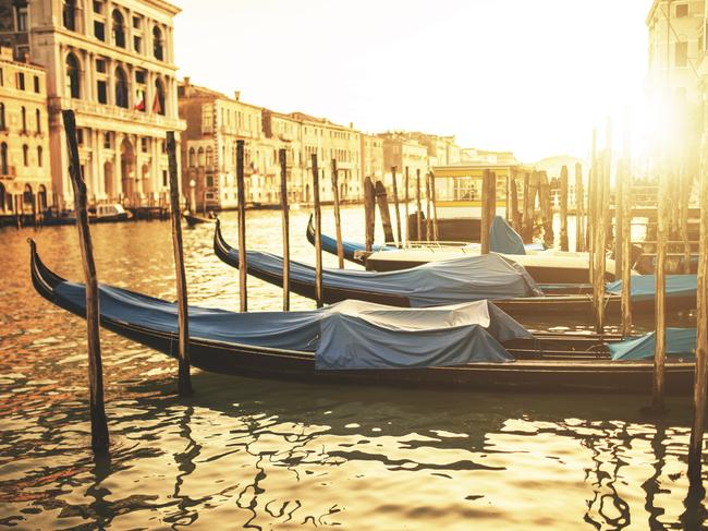 canal grande on venice