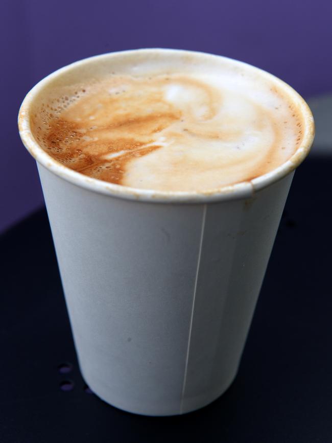 A man paid $6 for a coffee near a Coogee dawn service. Picture: NCA NewsWire / Andrew Henshaw