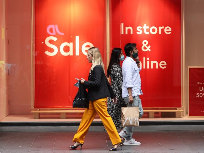 SYDNEY, AUSTRALIA - NewsWire Photos JANUARY 18, 2021: Consumer confidence is down due to the Covid surge according to a recently survey. Shoppers are pictured in Sydney's Pitt Street Mall today. Picture: NCA NewsWire / David Swift