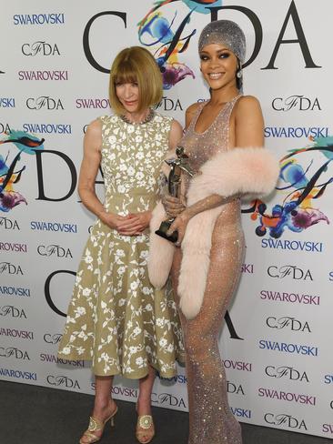 Rihanna CFDA Awards - Rihanna naked - Rihanna & Anna Wintour