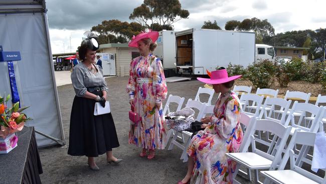 Hamilton Cup Races 2022 - Fashions on the Field entrants prepare for the competition.