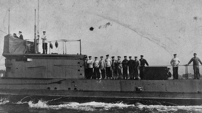 Crew aboard the AE1 in 1914. Picture: SEA Power Centre