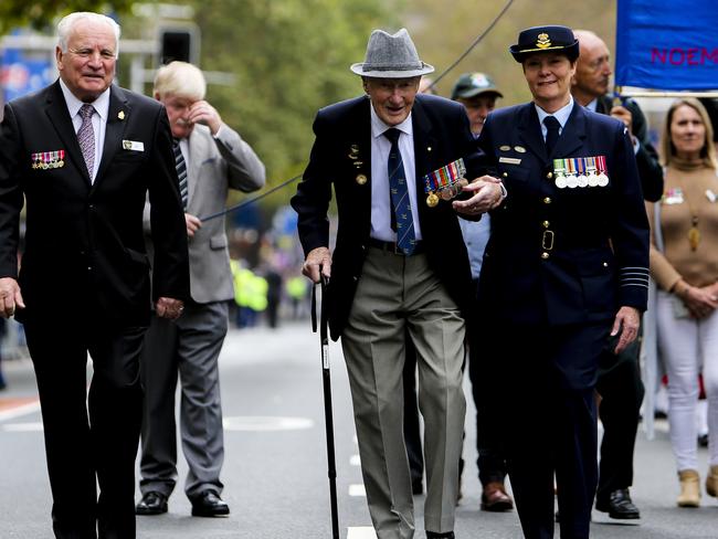 Veterans take part in the Anzac Day march in Sydney, Wednesday, April 25, 2018. Anzac Day is a national day of remembrance to commemorate the service and sacrifice of Australian service men and women. (AAP Image/Paul Braven) NO ARCHIVING