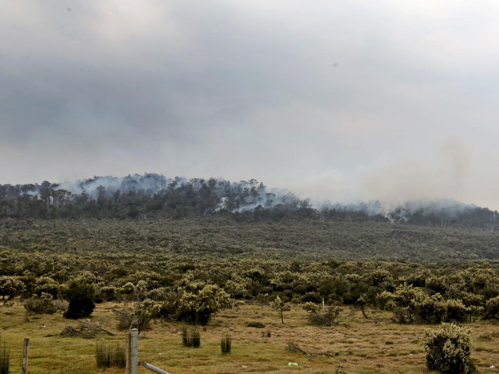 Back burning and fuel reduction burns around Great Lake amid the state's bushfires. Picture: PATRICK GEE