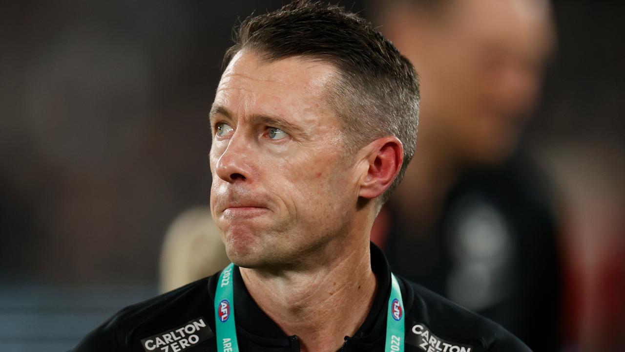 MELBOURNE, AUSTRALIA - MAY 13: Craig McRae, Senior Coach of the Magpies looks on during the 2022 AFL Round 09 match between the Collingwood Magpies and the Western Bulldogs at Marvel Stadium on May 13, 2022 in Melbourne, Australia. (Photo by Michael Willson/AFL Photos via Getty Images)