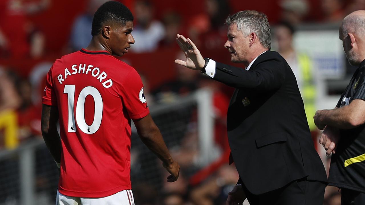 Manchester United news: Solskjaer defends having both Pogba & Rashford on  penalties