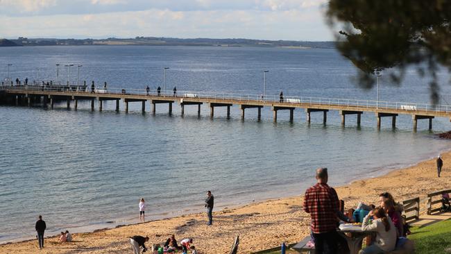 Crowds of people in Cowes on Phillip Island, whilst the rest of Melbourne is locked down. Picture: Alex Coppel