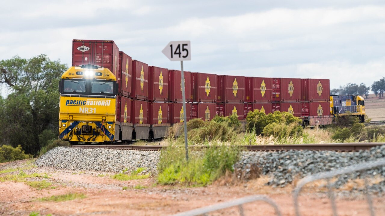 Govt should abandon 'hopeless' Inland Rail Project