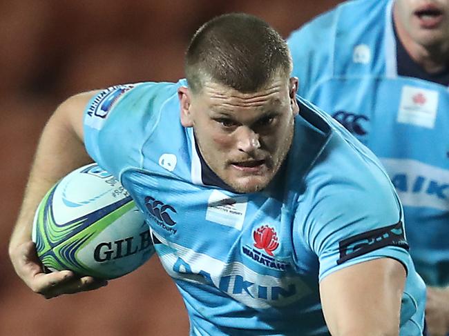HAMILTON, NEW ZEALAND - MAY 26:  Tom Robertson of the Waratahs is tackled during the round 15 Super Rugby match between the Chiefs and the Waratahs at FMG Stadium on May 26, 2018 in Hamilton, New Zealand.  (Photo by Phil Walter/Getty Images)
