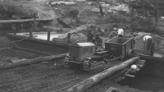 The Pymble-Warringah Main under construction. Photo Manly, Warringah and Pittwater Historical Society