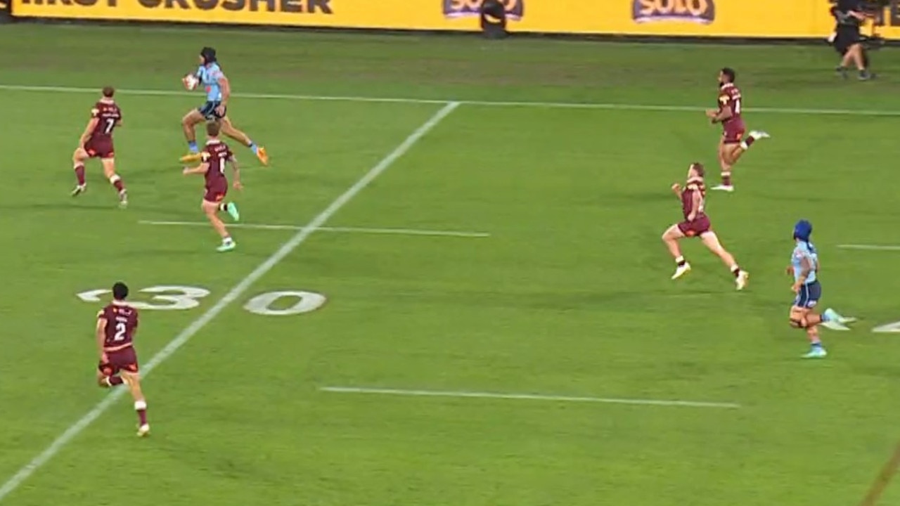 DCE had plenty of support running back with him. Photo: Fox Sports.