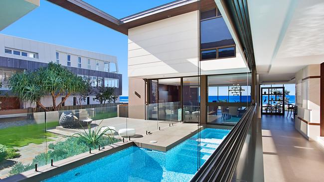 Billionaire developer Bob Ell bought 187-191 Hedges Ave, Mermaid Beach, after it was on the market for just three days.