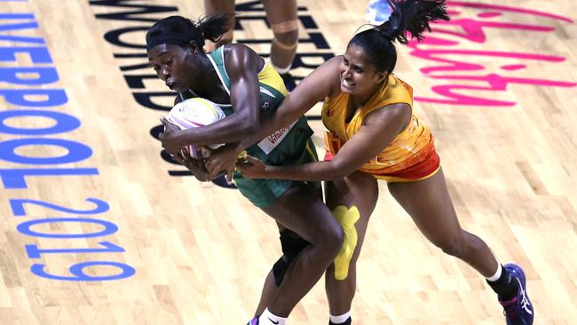 A close battle between Zimbabwe's Perpetua Siyachitema and Sri Lanka's Nauchalee Rajapakse.