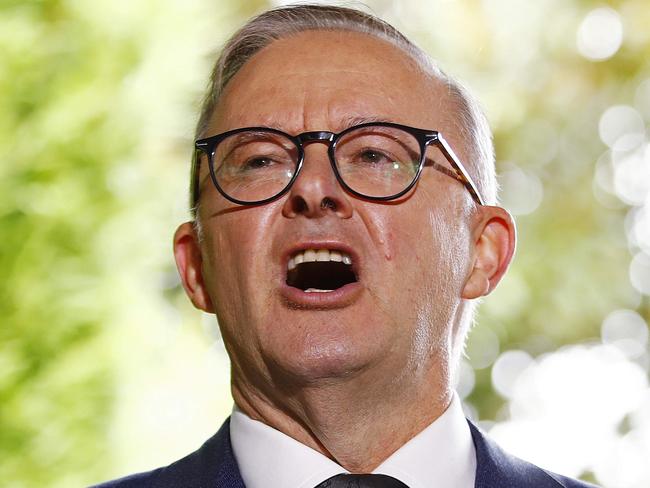 11/5/22 FEDERAL ELECTION 2022. LABOR BUS TOUR.Anthony Albanese pictured talking to advocacy group for affordable child care in Willoughby this morning. Picture: Sam Ruttyn