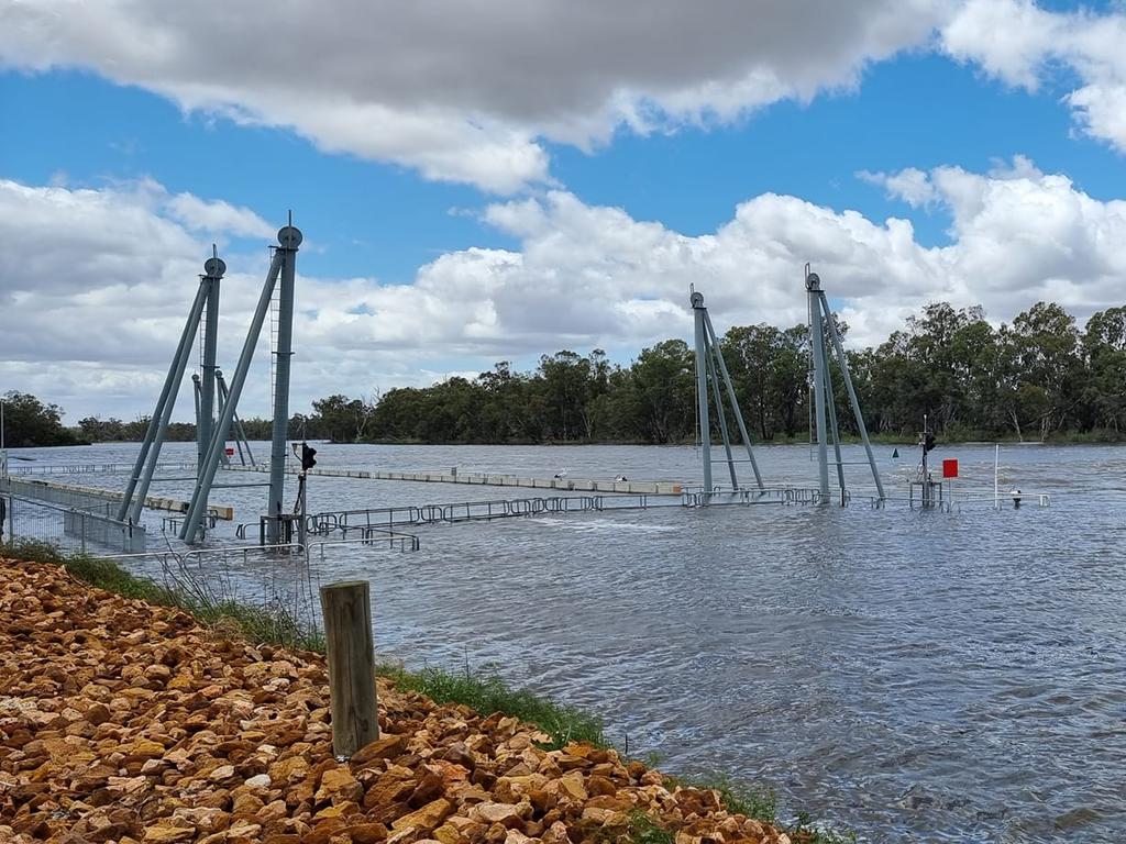 Flood water at lock 2 on November 20, 2022. Picture: Vicki Crawford.