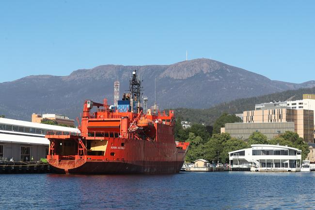 Final voyage out of Hobart for the Aurora Australis. Picture: NIKKI DAVIS-JONES