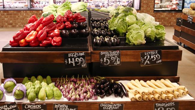 Jim Chalmers says when the price of fresh food goes down at the farm gate, it should go down on the supermarket shelves too. Picture: Brendan Radke