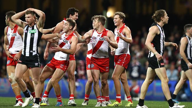 Dramatic finishes in five AFL games from Friday night to the Sydney-Collingwood match at the SCG on Saturday night prove Australian football can still produce great contests with its current rule book. Picture: Ryan Pierse (Getty Images)