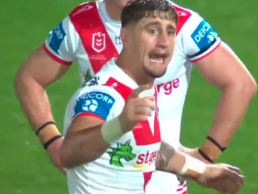 Zac Lomax lets Ben Hunt know what he thinks. Picture: Fox League