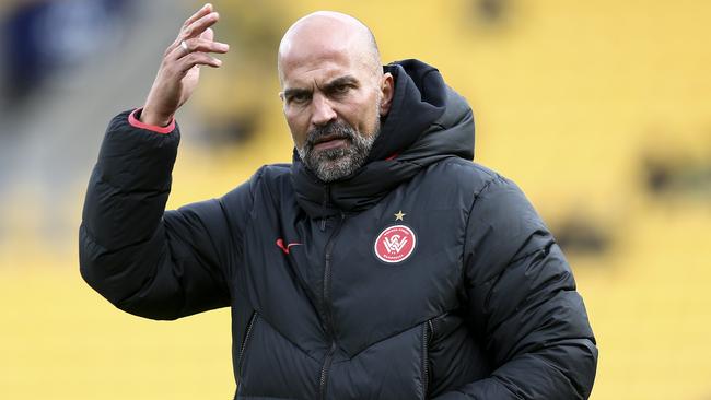 WELLINGTON, NEW ZEALAND - JANUARY 11: Coach Markus Babbel of the Wanderers gestures during the round 14 A-League match between the Wellington Phoenix and the Western Sydney Wanderers at Westpac Stadium on January 11, 2020 in Wellington, New Zealand. (Photo by Hagen Hopkins/Getty Images)