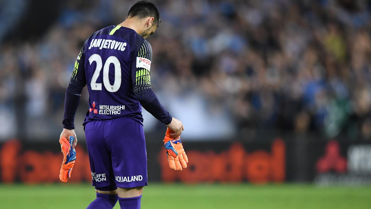 Mark Bosnich says Vedran Janjetovic needs to take some time out from the game to regain his confidence.