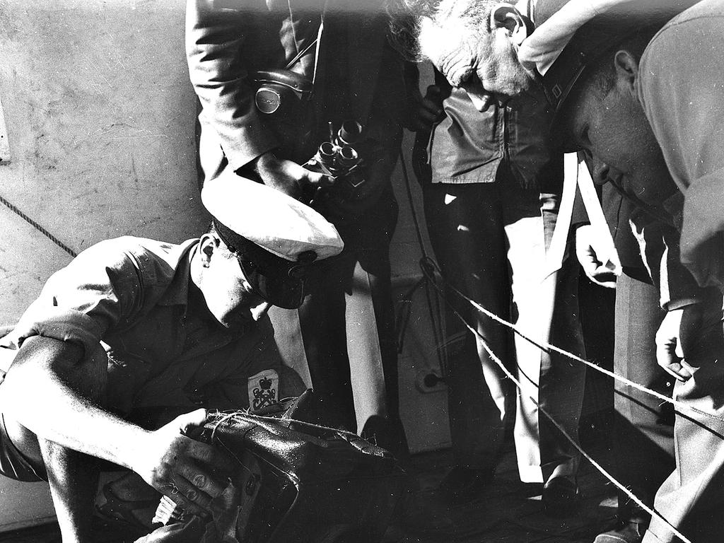 TAA Fokker F-27 Friendship Abel Tasman plane plummeted into the ocean at Far Beach killing all 29 on board on June 10, 1960