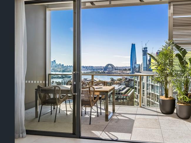 Fintech executive Robert Coulter and wife Tatiana have sold their Pyrmont penthouse for $6.2 million.