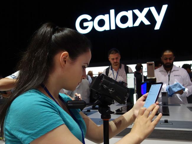 Members of the media get a look at the Samsung Galaxy Note 8 after it was unveiled at the Samsung Galaxy Unpacked 2017 event on August 23. Picture: AFP