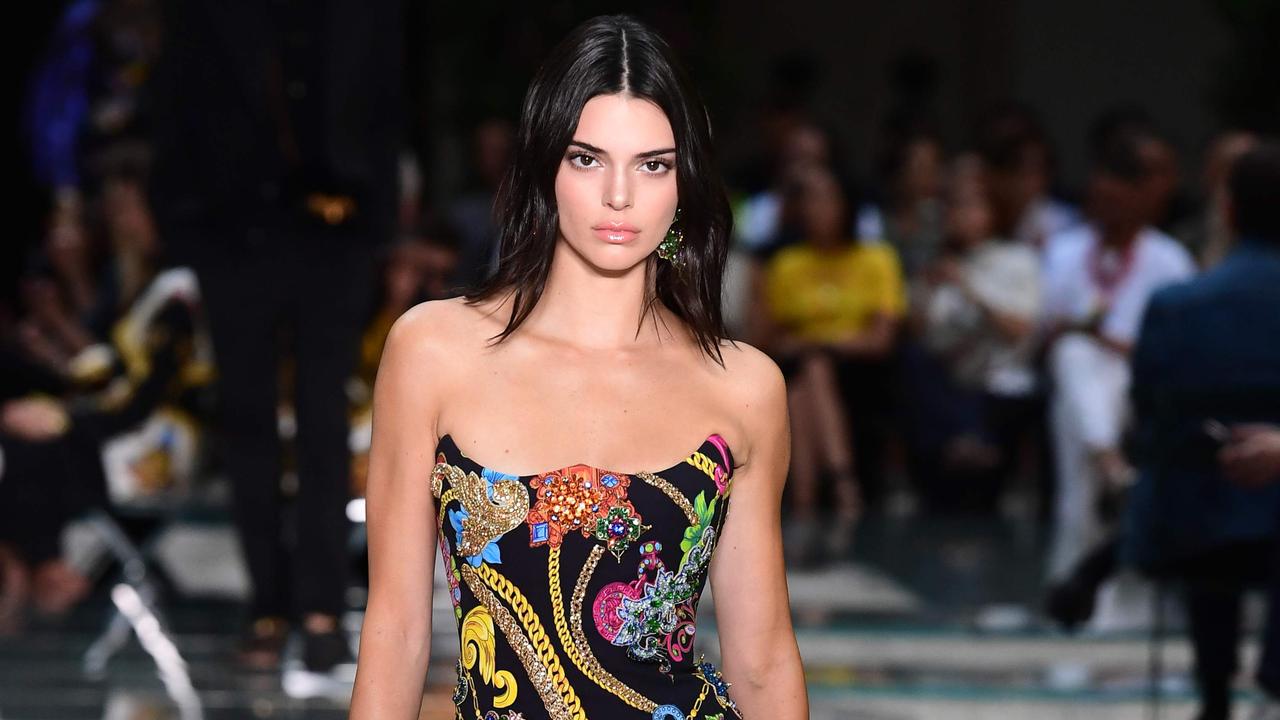 Kendall Jenner fires back on Twitter about controversial model comments ...