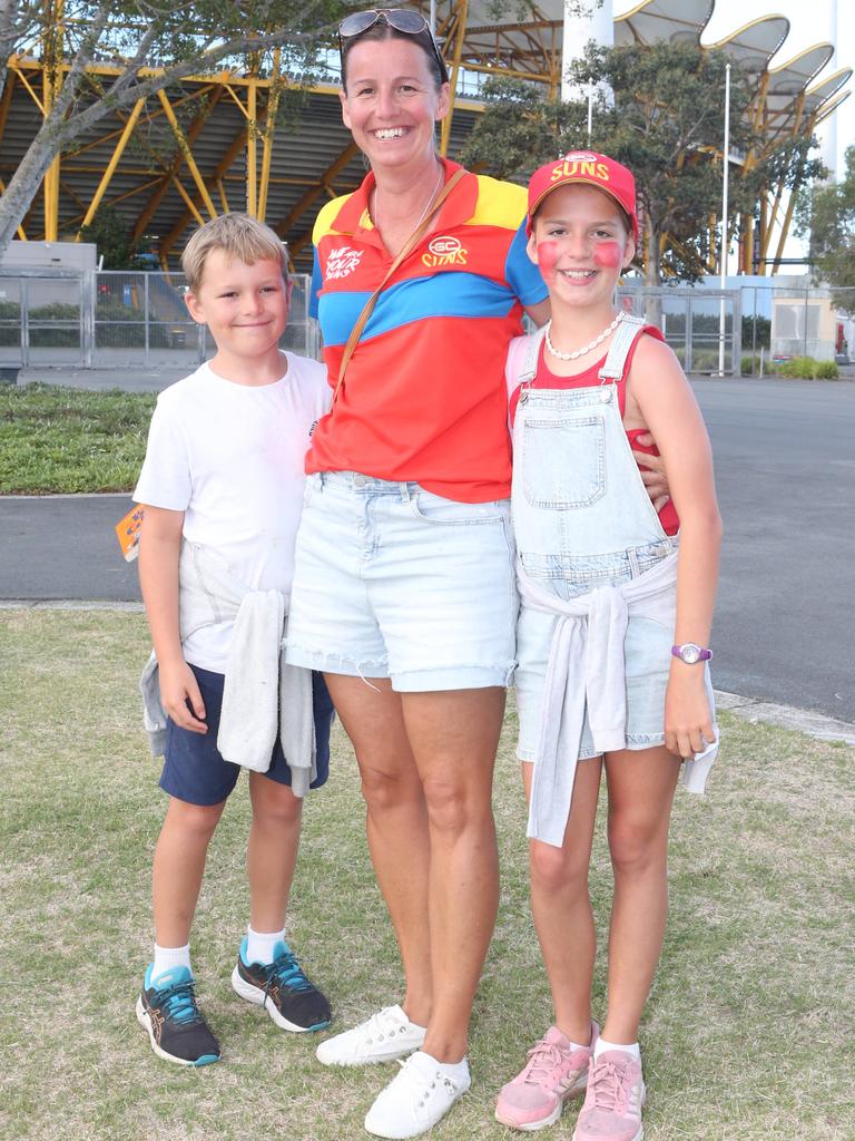 The Gold Coast Suns will host its first AFLW final when they take on the Sydney Swans on Saturday night. Charlie, Jocelyn and Evie Fraser. 11 November 2023 Carrara Picture by Richard Gosling