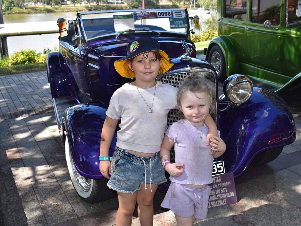 Hayleigh and Brooklyn Madden at the Quay Street Show ‘n’ Shine at Rockynats 2022.