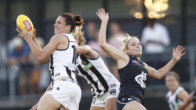 Ash Brazill marks against Carlton on Saturday night. Pic: AAP