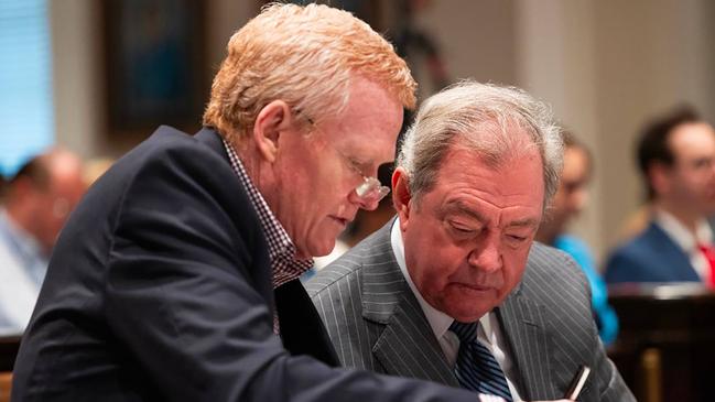 Alex Murdaugh and defence lawyer Dick Harpootlian review evidence during his trial for murder. Picture: Getty Images