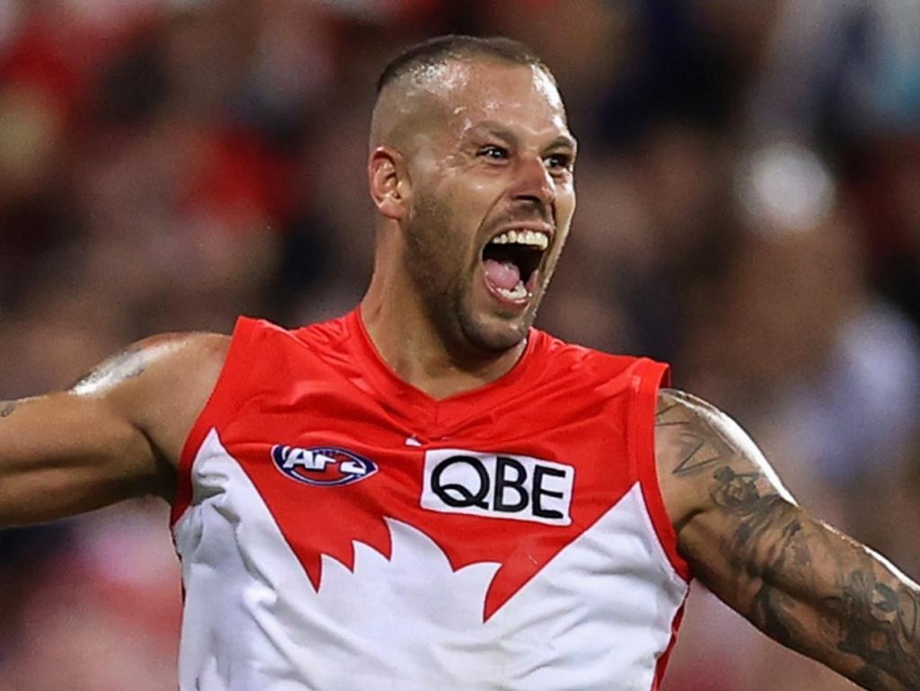 *APAC Sports Pictures of the Week - 2022, March 28* - SYDNEY, AUSTRALIA - MARCH 25: LanceÃ&#130;Â Franklin of the Swans celebrates kicking his 1000th AFL goal during the round two AFL match between the Sydney Swans and the Geelong Cats at Sydney Cricket Ground on March 25, 2022 in Sydney, Australia. (Photo by Cameron Spencer/Getty Images)