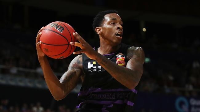 Deshon Taylor drives to the basket for the Kings. Picture: AAP