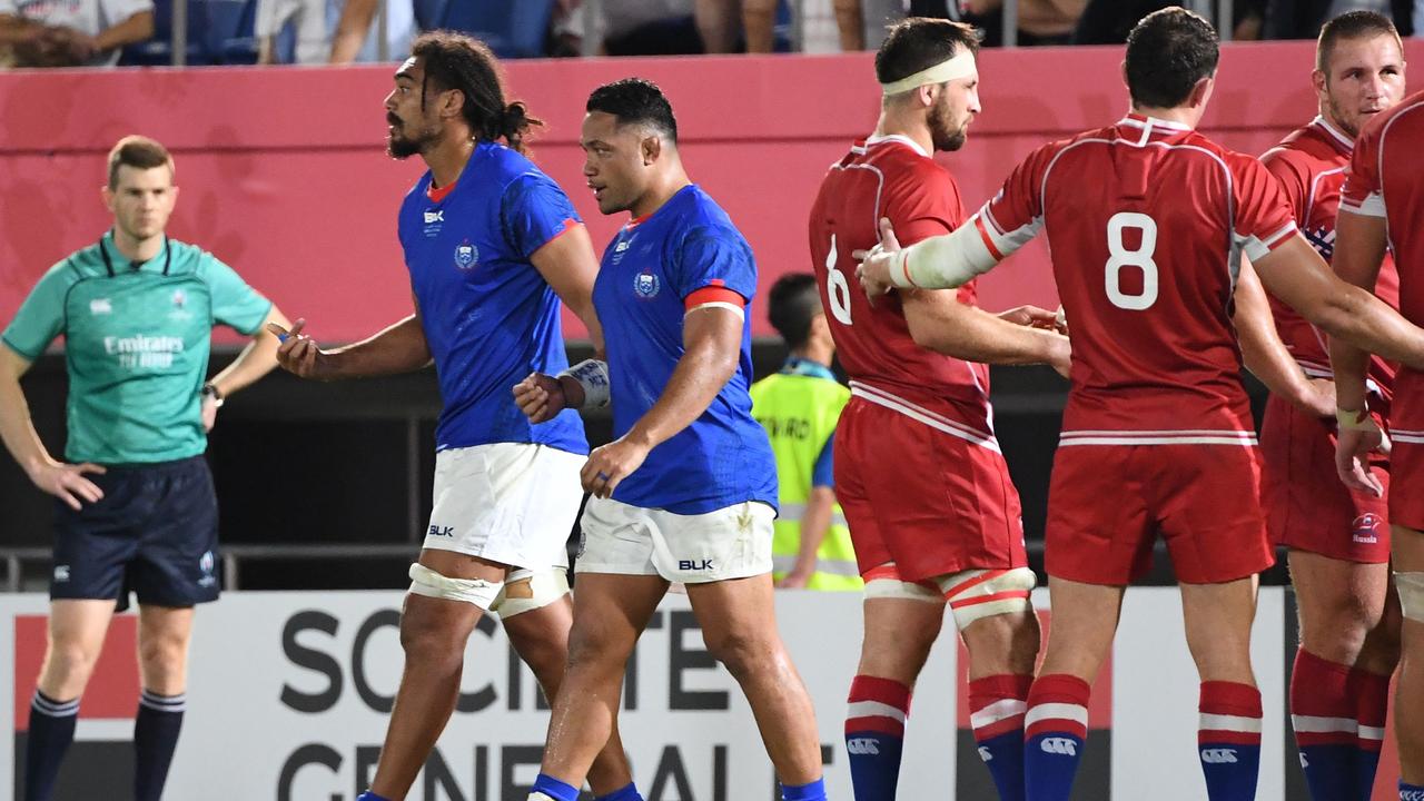 Samoa's hooker Motu Matu'u (C) was one of two Samoans to receive a yellow card against Russia. (Photo by William WEST / AFP)