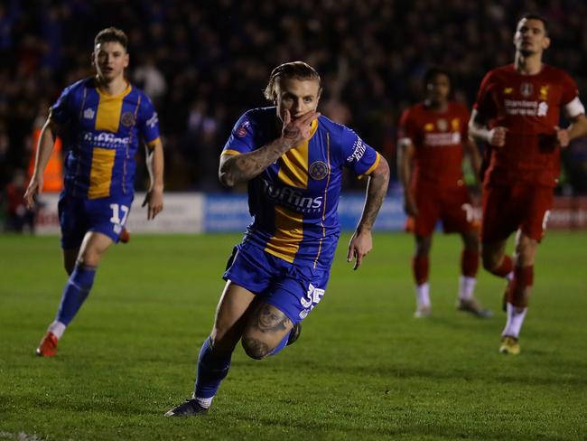 SHREWSBURY, ENGLAND - JANUARY 26: Jason Cummings of Shrewsbury celebrates scoring the first goal from the penalty spot during the FA Cup Fourth Round match between Shrewsbury Town and Liverpool at New Meadow on January 26, 2020 in Shrewsbury, England. (Photo by Richard Heathcote/Getty Images)