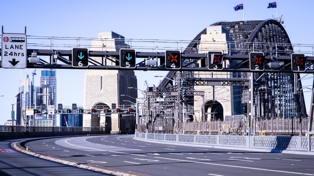 Review into Sydney's tolls suggests two-way charges on Harbour crossings for fairness
