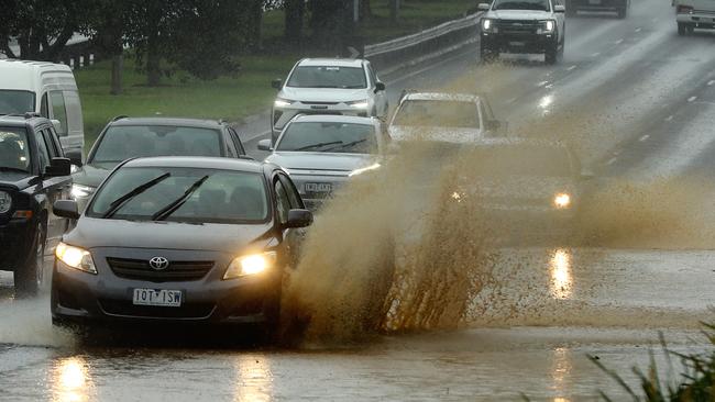 Flooding on Melbourne Rd. Picture: Alison Wynd