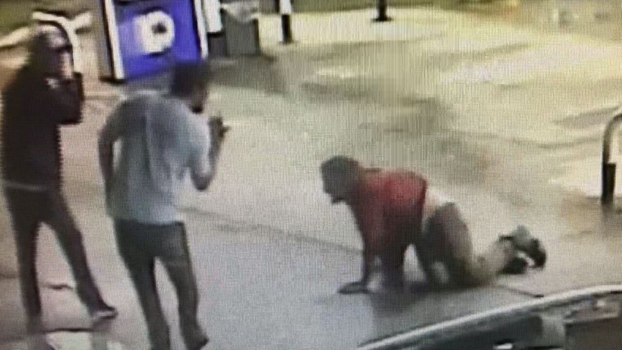 Northern Beaches CCTV Video Of Man Beaten Up By Gang Of Men | Daily ...