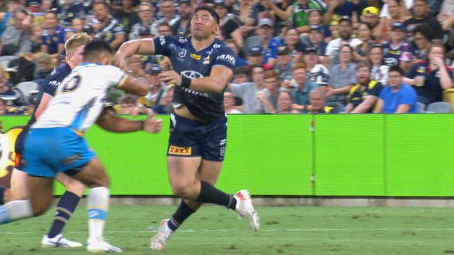 Jason Taumalolo looked to have been knocked out.