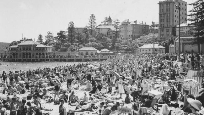 The Manly harbour pool attracted huge crowds. Picture: Northern Beaches Library